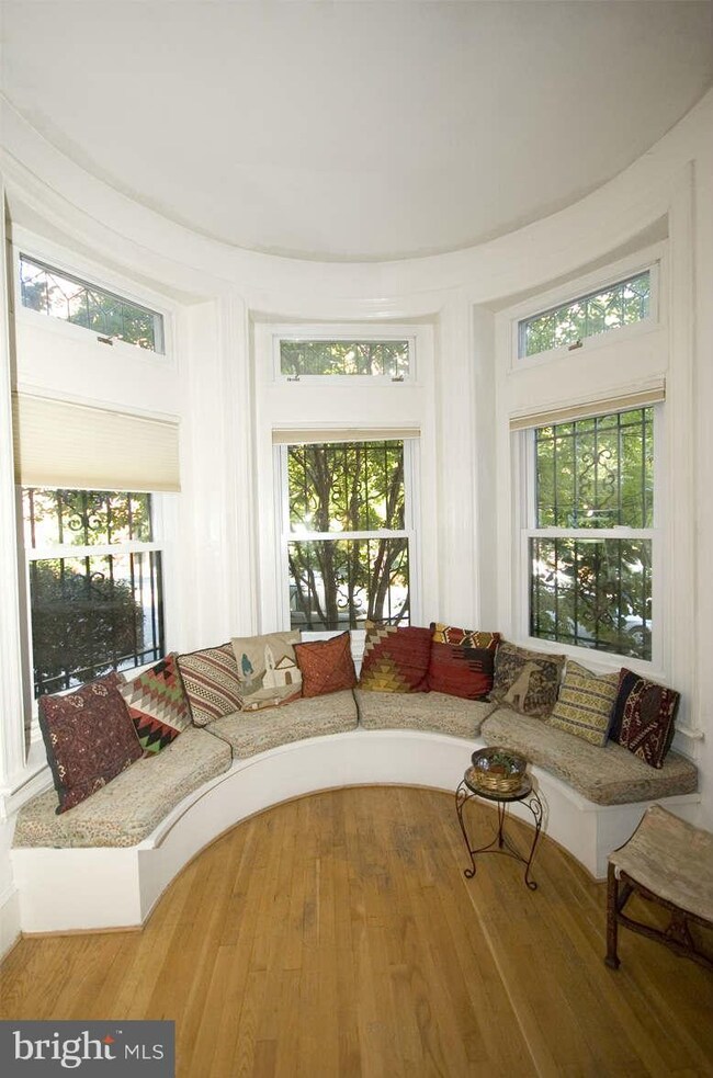1708 21st St NW, Washington, DC 20009 - photo 2