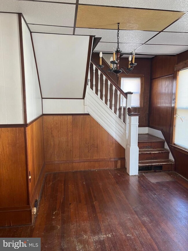 572 N Delaware St, Paulsboro, NJ 08066 - photo 5