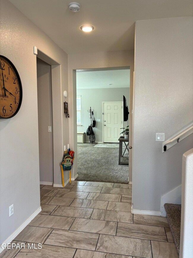 550 Sunset Valley Ave, Socorro, TX 79927 - photo 5