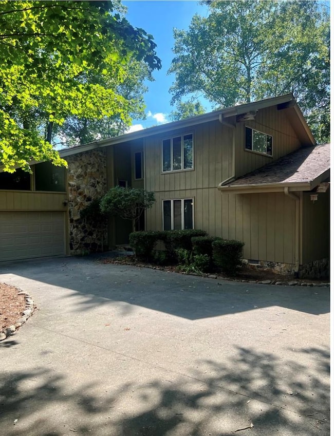 404 Lakeview Dr SE, Dalton, GA 30721 - photo 2