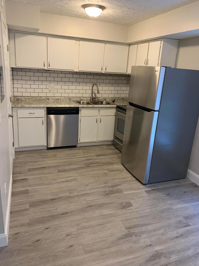Photo Worthington Row 1594-1600 Kitchen