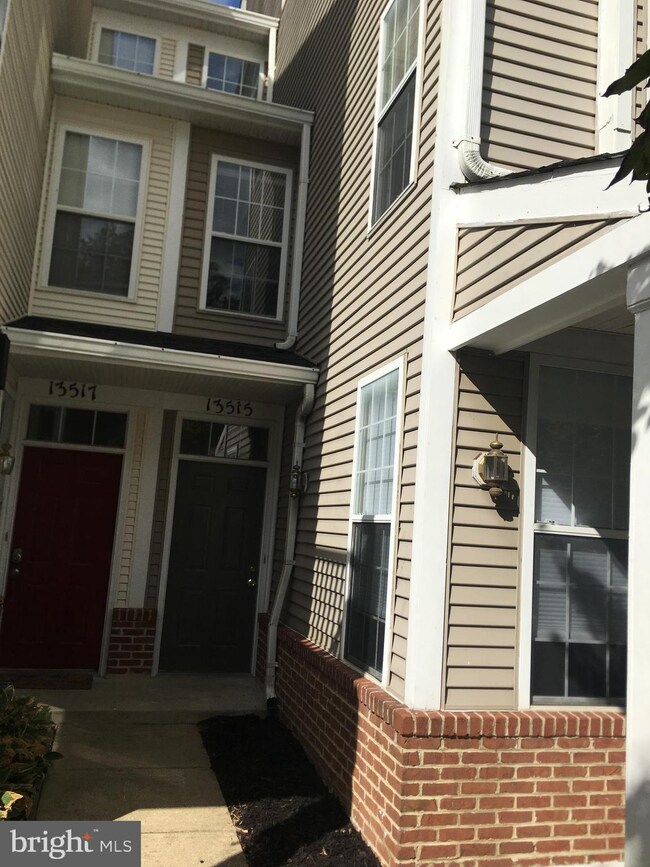 13515 Giant Ct, Germantown, MD 20874 - photo 2