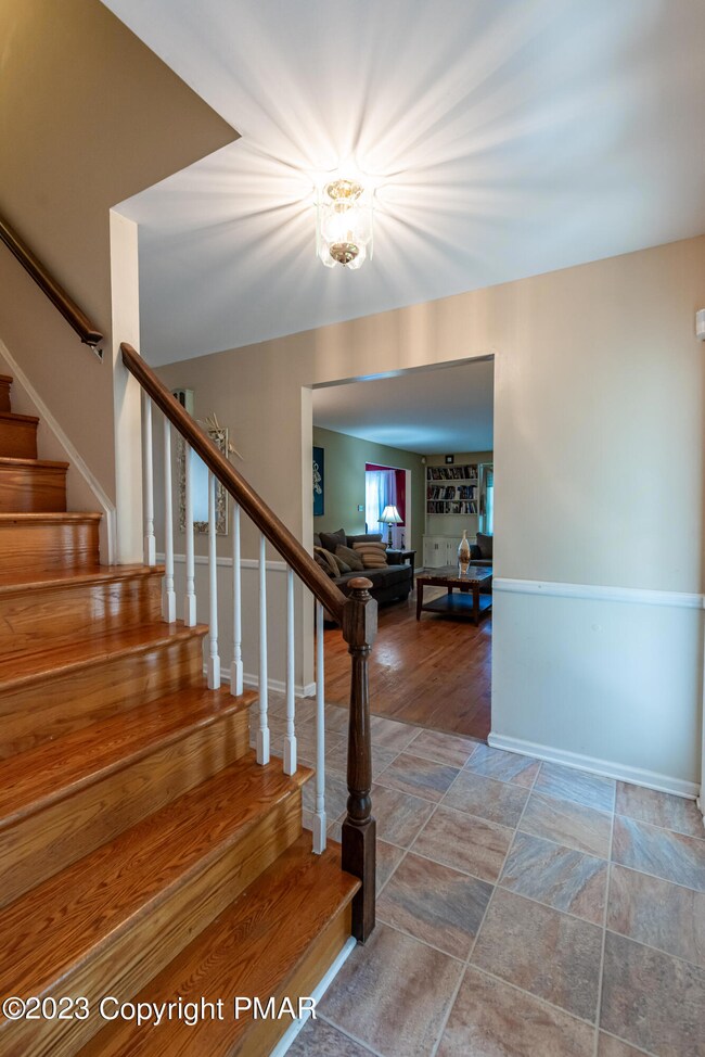 369 Wedgewood Dr, Easton, PA 18045 - photo 5