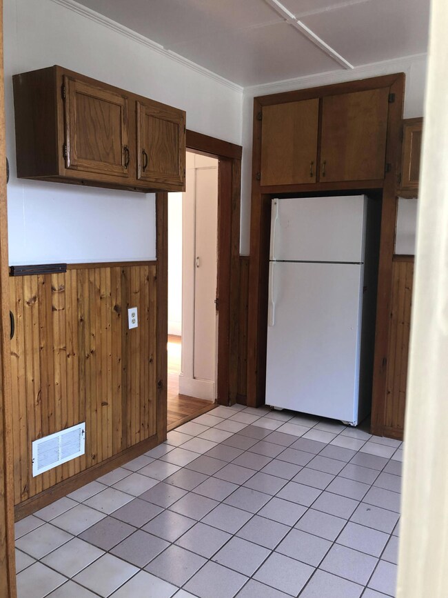 15 Bartlett St, Waterville, ME 04901 - photo 3