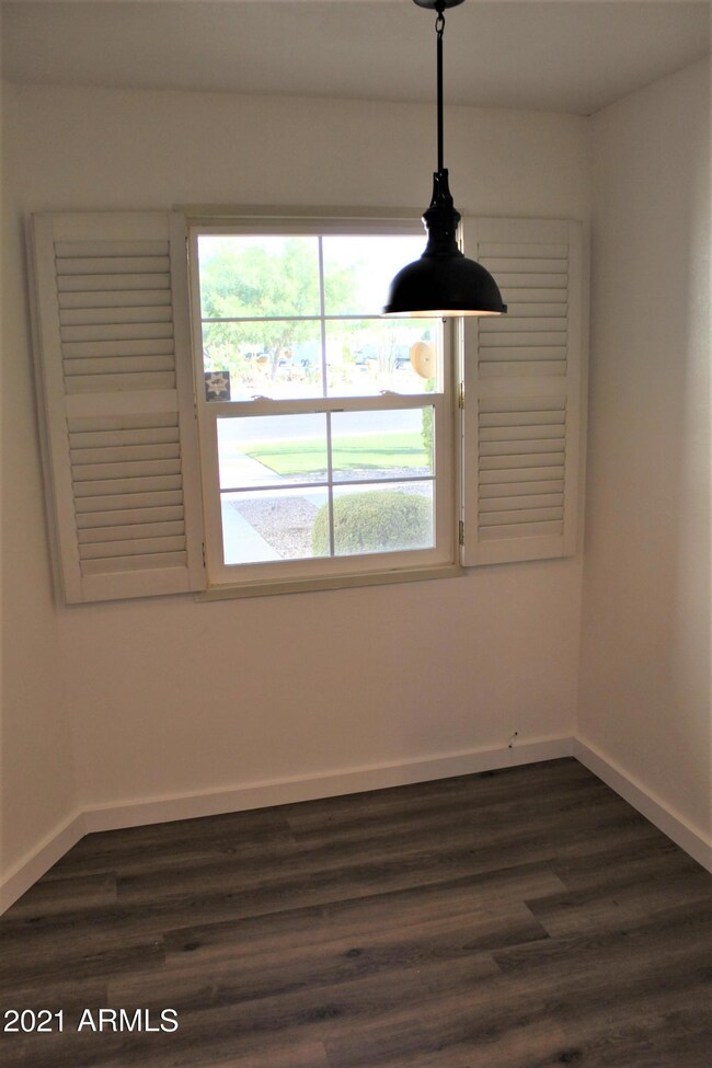 10513 W Ocotillo Dr, Sun City, AZ 85373 - photo 5