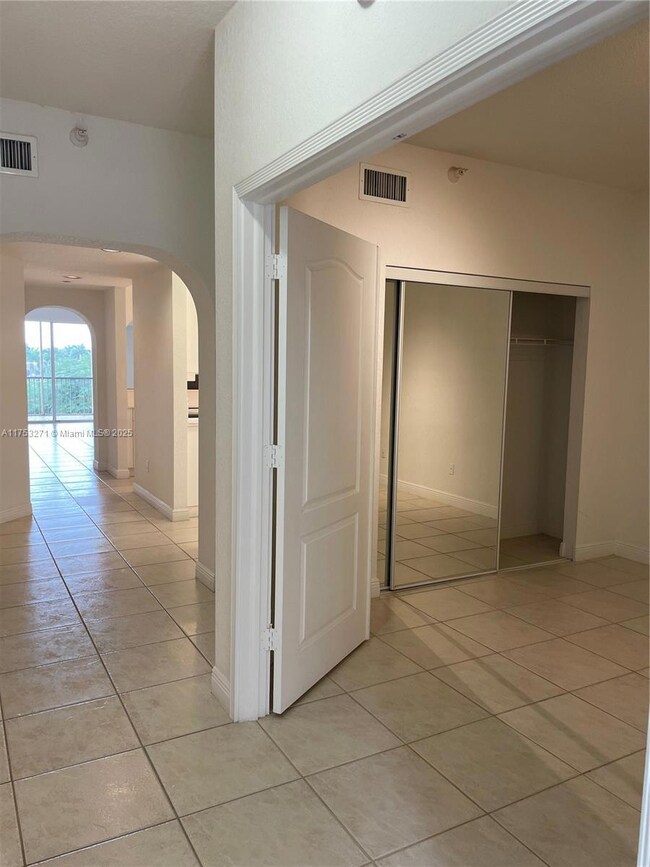 10770 NW 66th St unit 409, Doral, FL 33178 - photo 7