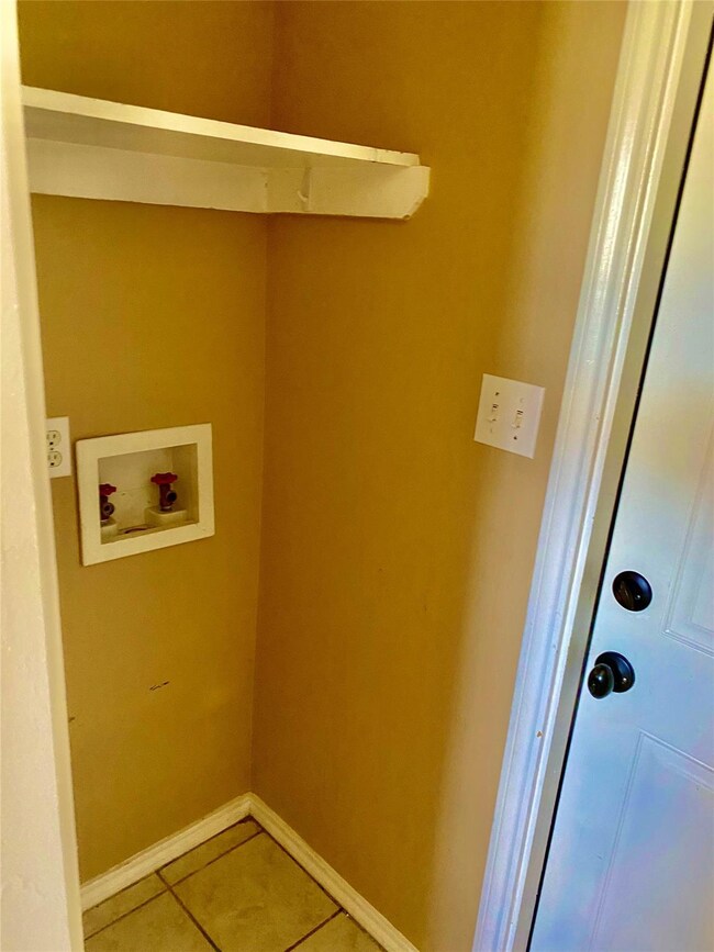 3904 Country Meadows Rd, Granbury, TX 76049 - photo 7