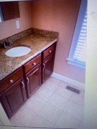 26 Newcomb Place unit 1, Taunton, MA 02780 - photo 3