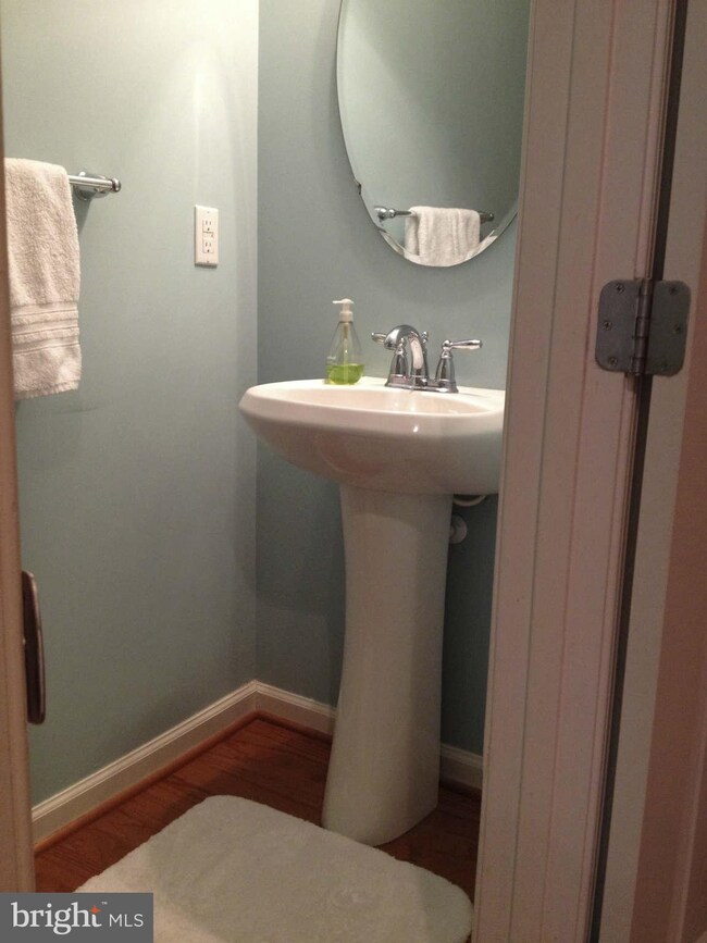 2521 Eastbourne Dr unit 247, Woodbridge, VA 22191 - photo 6