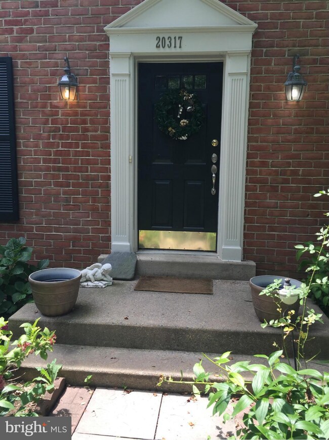 20317 Pleasant Ridge Dr, Montgomery Village, MD 20886 - photo 5