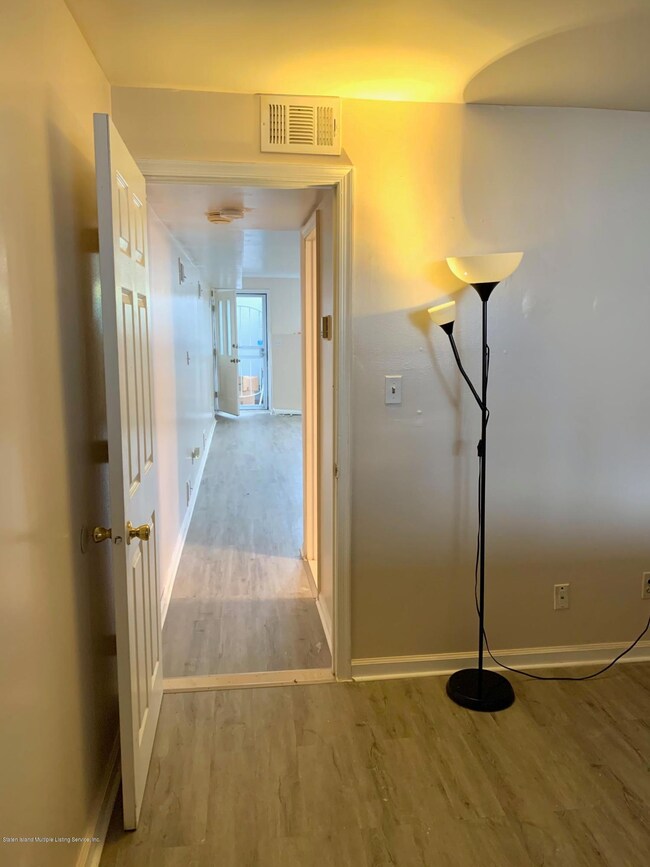 63 Timber Ridge Dr unit 1, Staten Island, NY 10306 - photo 7