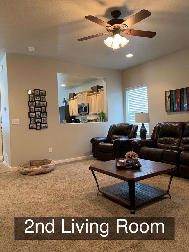2nd Living Room<|><|>