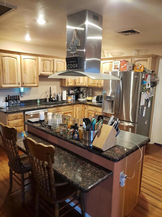 Kitchen - cooktop island