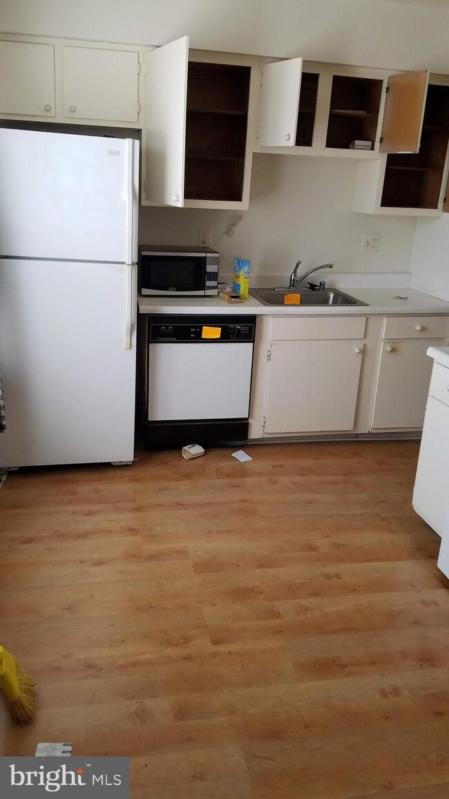 1834 Bronzegate Blvd, Silver Spring, MD 20904 - photo 2