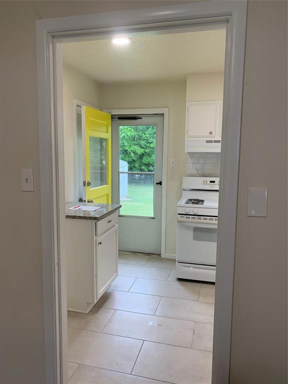 520 Souder Dr, Hurst, TX 76053 - photo 5