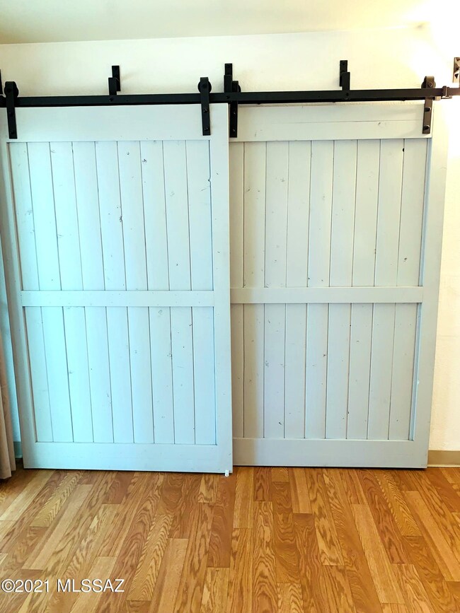 2714 B barn doors