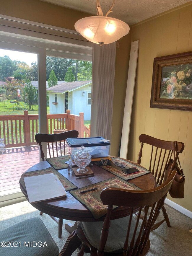 2586 Greenleaf Dr, Macon, GA 31206 - photo 3