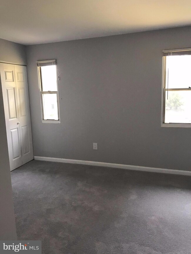 18 Daimler Dr unit 63, Capitol Heights, MD 20743 - photo 5