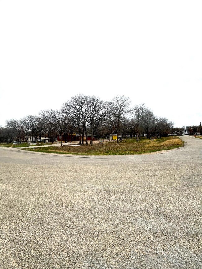 107 Arunda Ct, Weatherford, TX 76085 - photo 3