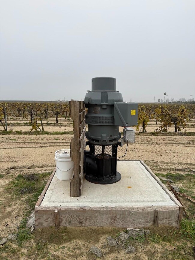 13242 S Willow Ave, Selma, CA 93662 - photo 4