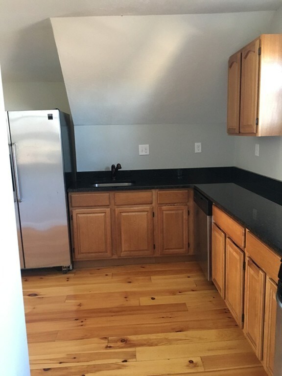 31 Grand St unit 3, Worcester, MA 01610 - photo 2