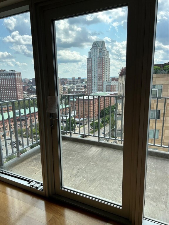 Bldg 1 unit 1402, Providence, RI 02903 - photo 5