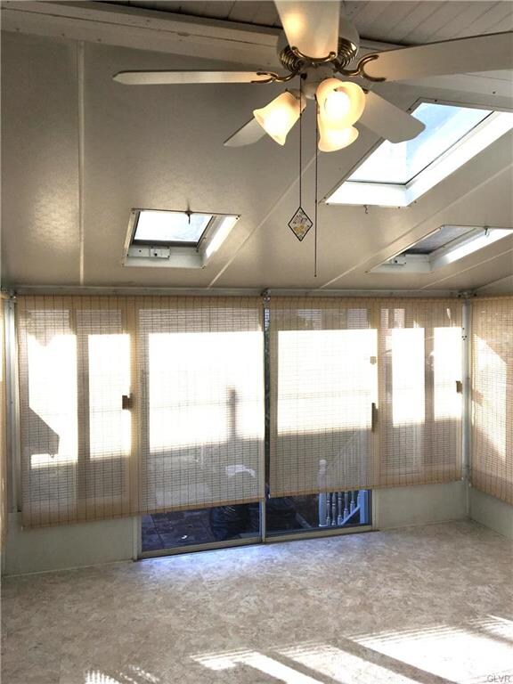 726 S Hall St, Allentown, PA 18103 - photo 6