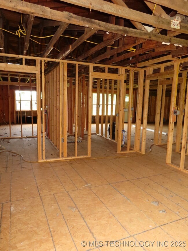 503 W Odle, Salina, OK 74365 - photo 5