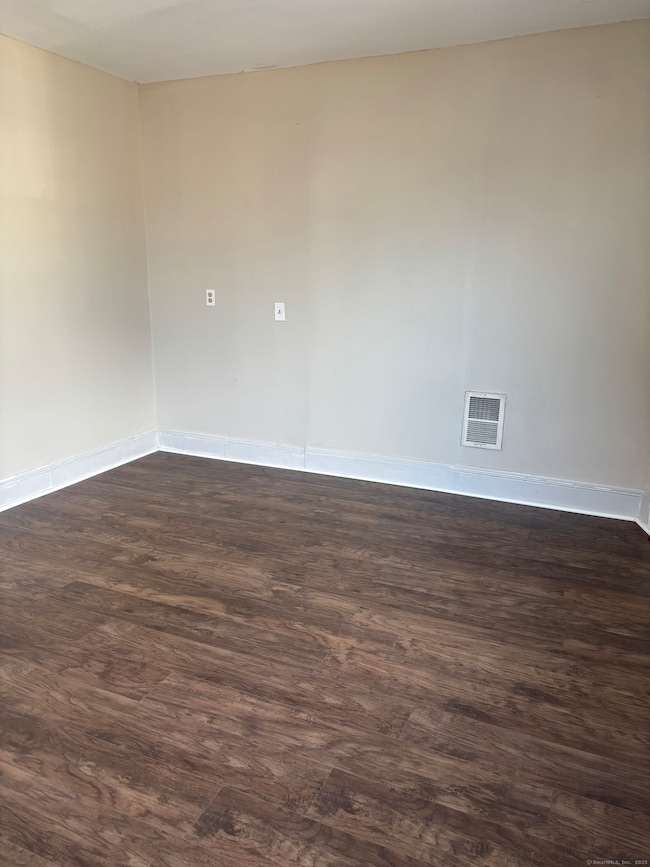 141 Pixlee Place, Bridgeport, CT 06610 - photo 4