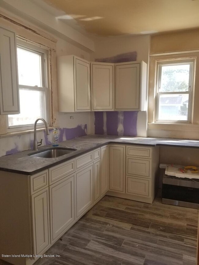 133 Dubois Ave, Staten Island, NY 10310 - photo 3