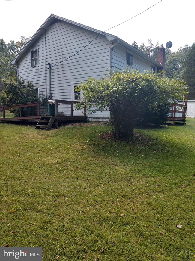 876 Clouser Hollow Rd, New Bloomfield, PA 17068 - photo 3