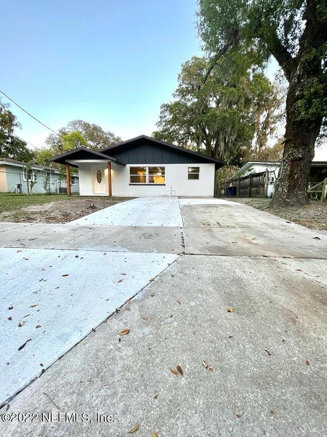 323 Century St, Jacksonville, FL 32211 - photo 2