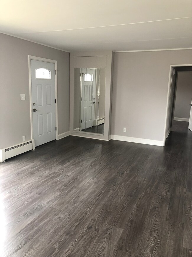 627 N Lewis Ave, Waukegan, IL 60085 - photo 2