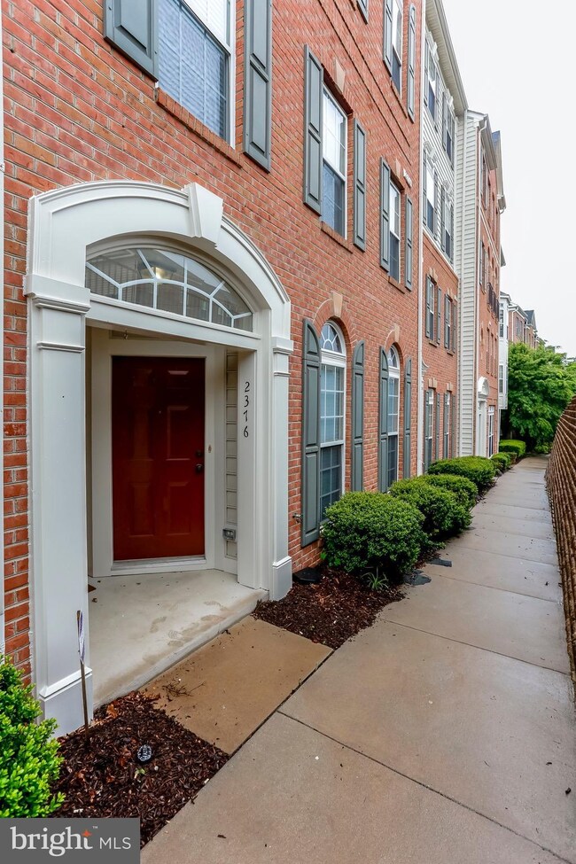 2376 Merseyside Dr unit 143, Woodbridge, VA 22191 - photo 2