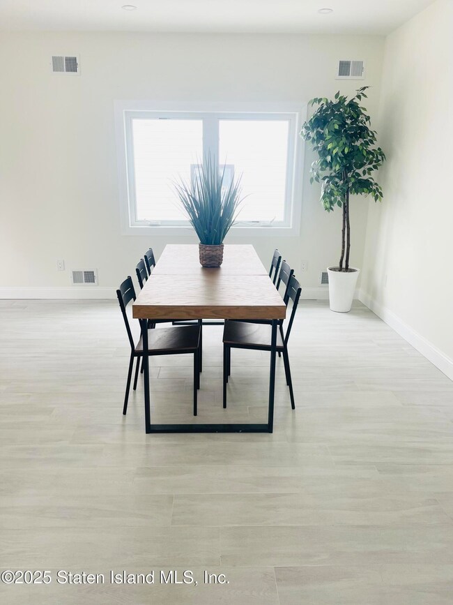 137 141 butler dining rm