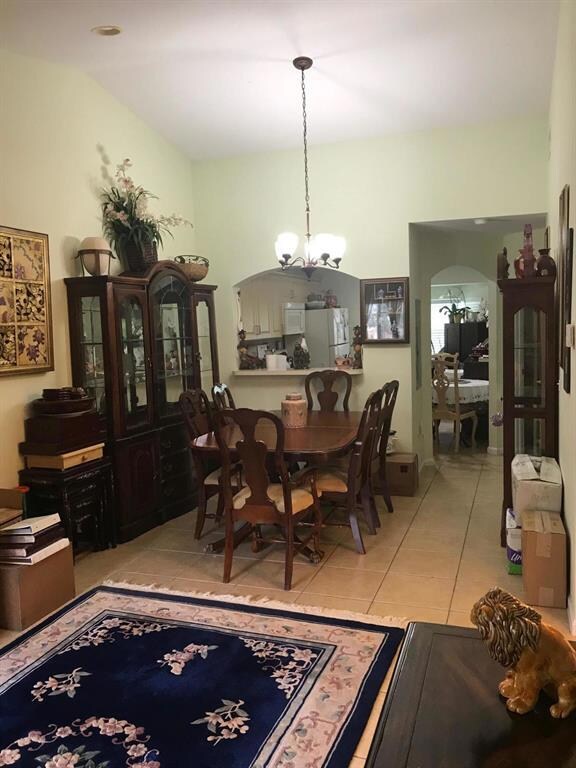 LIVING /DINING ROOM
