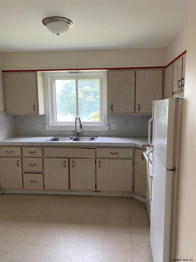 44 Hackett Blvd unit 1st Floor Front, Albany, NY 12209 - photo 4