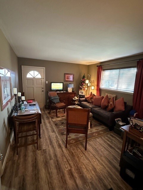 833 Wax Myrtle Ln, Houston, TX 77079 - photo 3