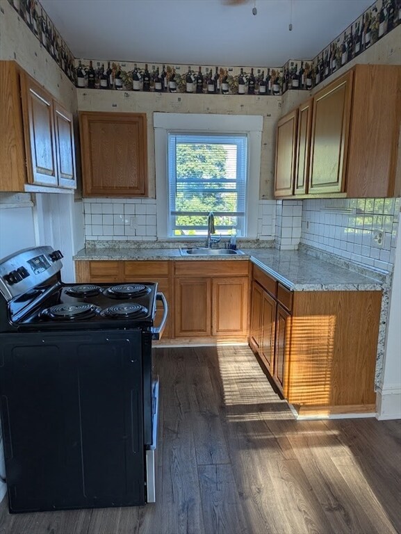 37 Linden St unit 2, Rockland, MA 02370 - photo 2