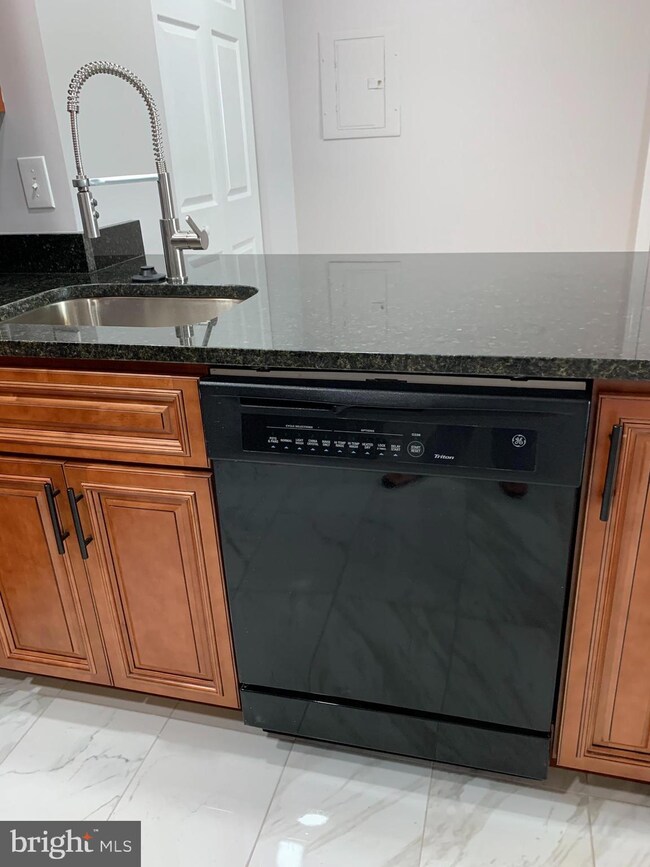 1627 Carriage House Terrace unit DD, Silver Spring, MD 20904 - photo 3