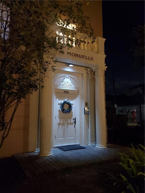 ENTRY TO BUILDING