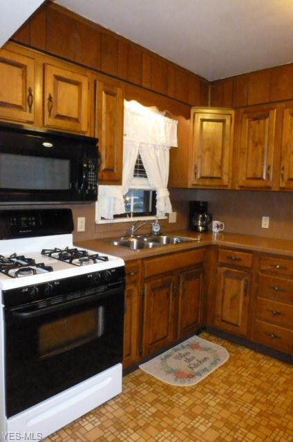 391 Poland Ave, Struthers, OH 44471 - photo 6