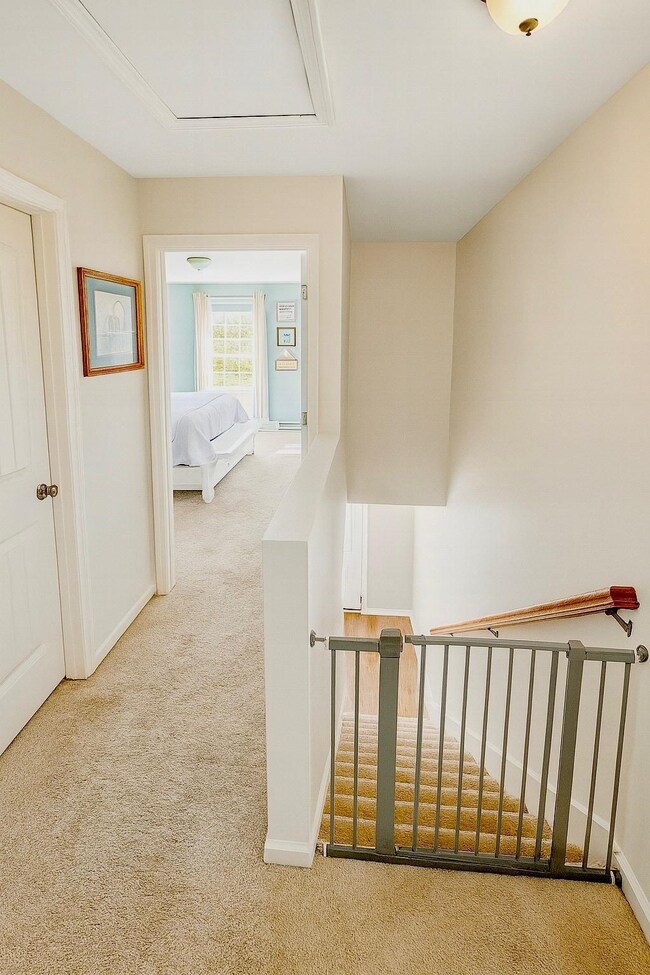 52 Trinity Cir unit A, Rochester, NH 03839 - photo 6