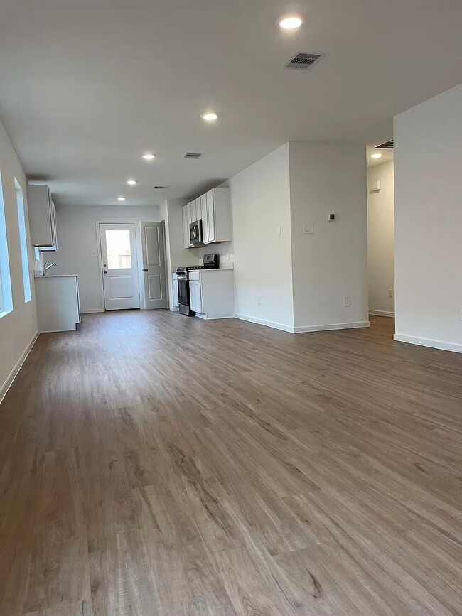 17731 Grove Hill Dr, Hockley, TX 77447 - photo 2