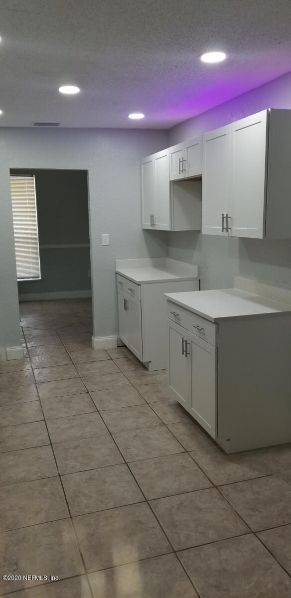 1179 Pangola Dr, Jacksonville, FL 32205 - photo 7