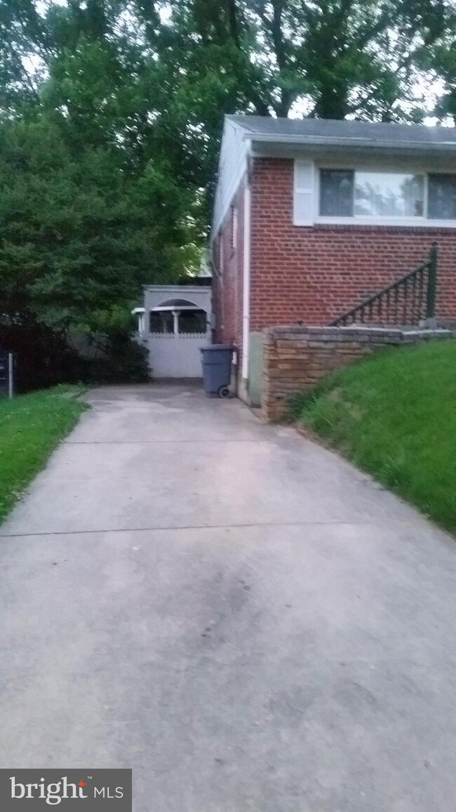 7400 17th Ave, Hyattsville, MD 20783 - photo 4