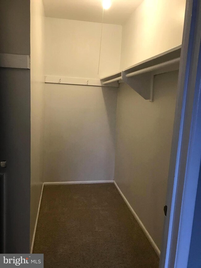 3704 N Rosser St unit 102, Alexandria, VA 22311 - photo 6