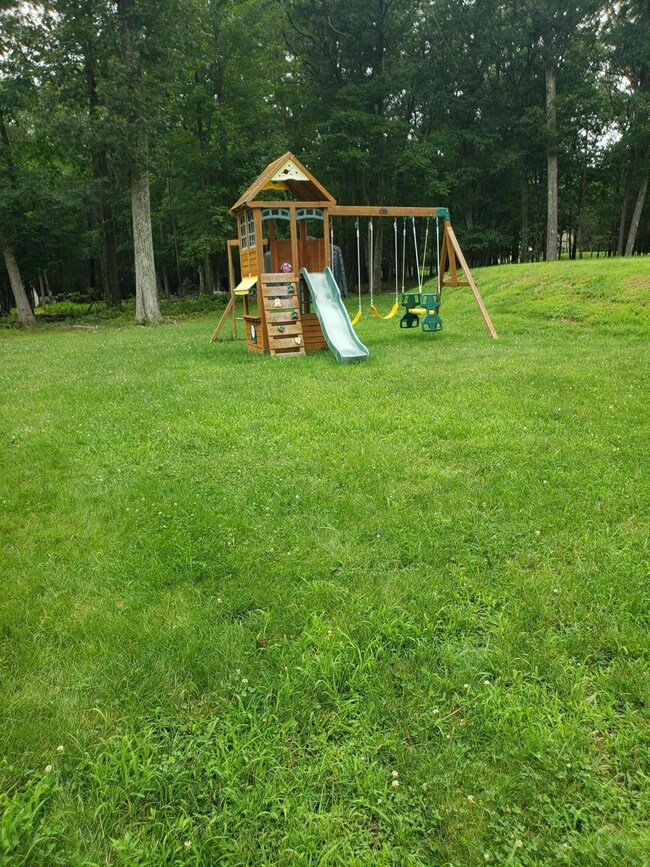 230 Aspen Dr, Milford, PA 18337 - photo 5