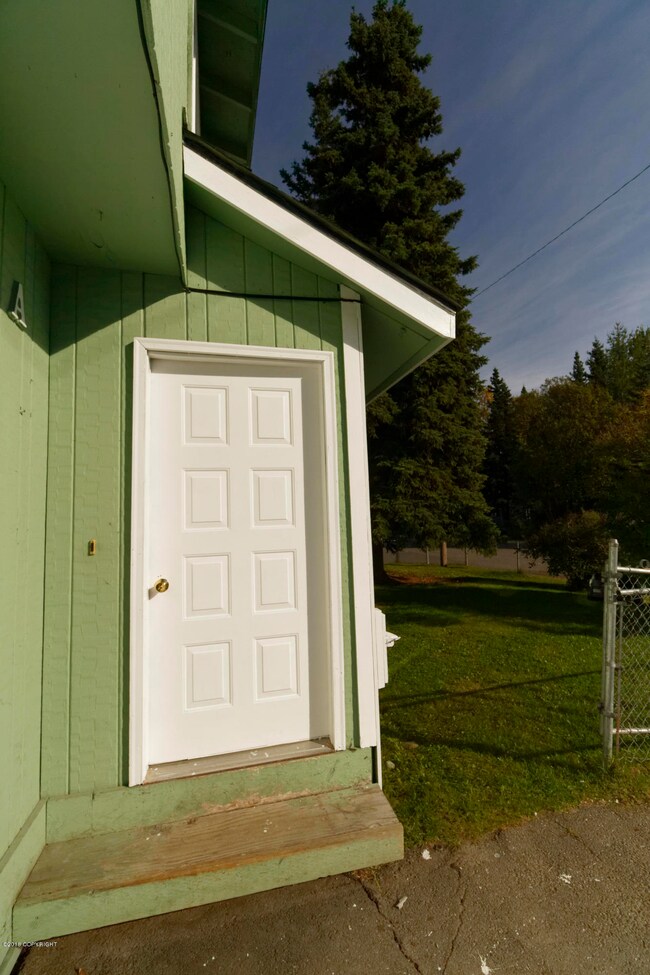 8361 E 5th Ave unit A, Anchorage, AK 99504 - photo 2