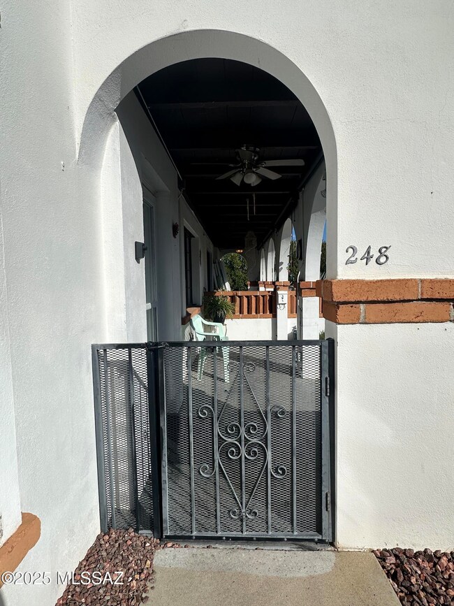 248 S Paseo Aguila unit C, Green Valley, AZ 85614 - photo 2